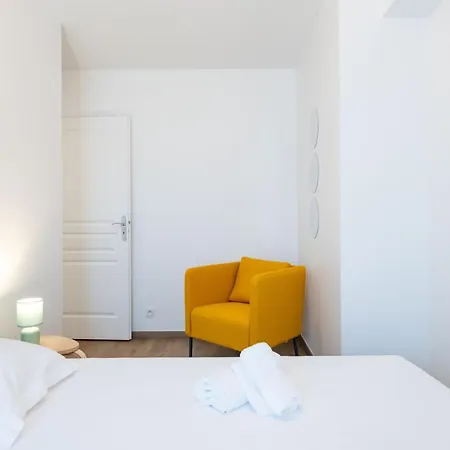 A 10 Min: Maison Paisible 8p, Wifi, Parking Dom wakacyjny