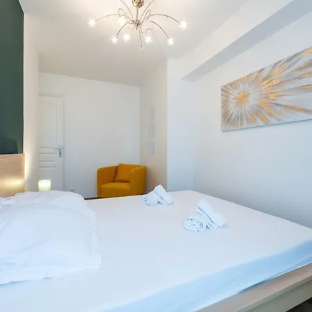 Dom wakacyjny A 10 Min: Maison Paisible 8p, Wifi, Parking