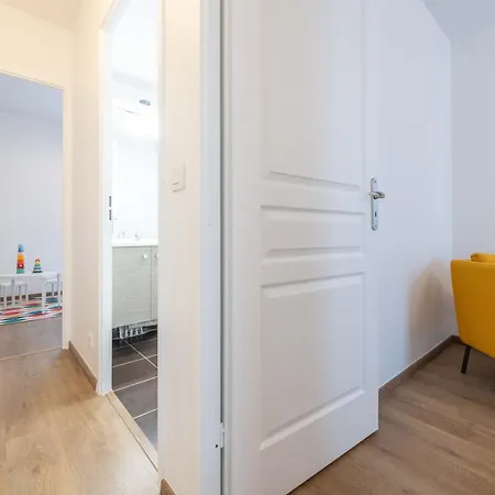 Dom wakacyjny A 10 Min: Maison Paisible 8p, Wifi, Parking Chessy (Seine-et-Marne)