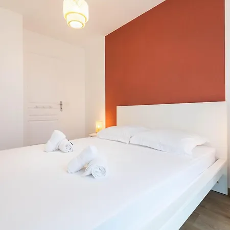 A 10 Min: Maison Paisible 8p, Wifi, Parking *